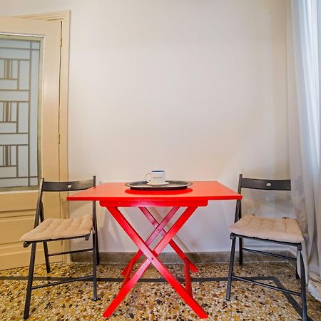Downtown Quiet Apartment On A Pedestrian Street Athens Exterior photo